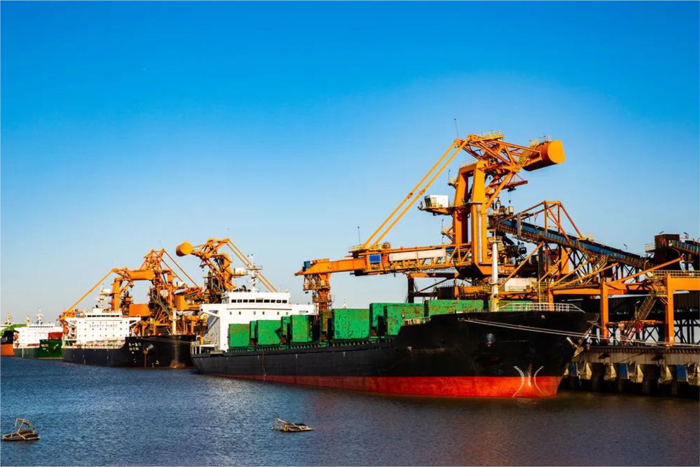 空箱堆高机油缸